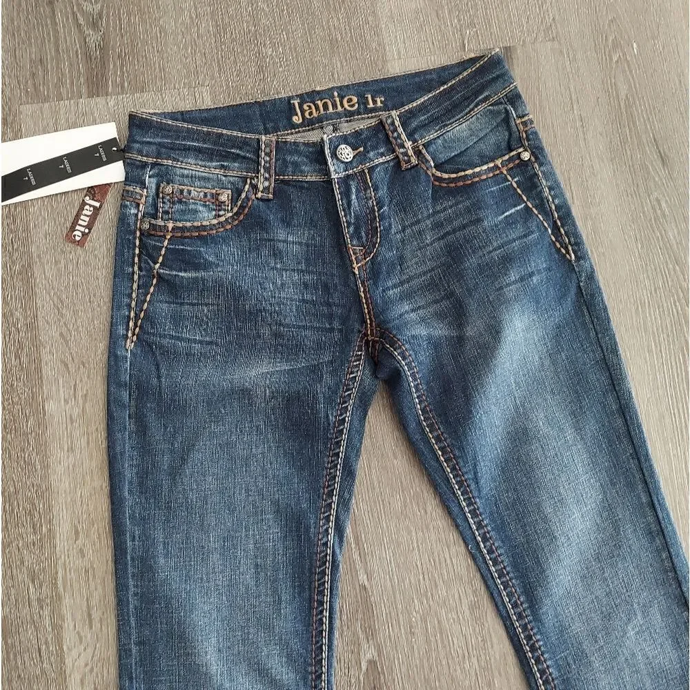 Janie Bootcut Flare Jeans Embellished Back Pockets Size 7 NWT